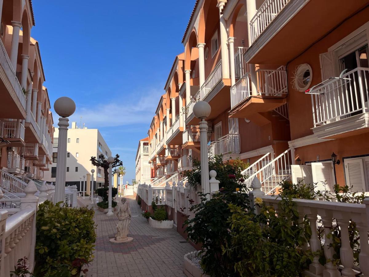 Apj Emperadores With Swimming Pool, 100 M From La Mata *